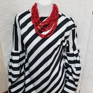 BLACK AND WHITE STRIPES BLOUSE